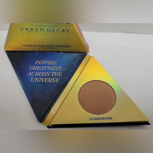 URBAN DECAY MARVEL ETERNALS AFTERGLOW HIGHLIGHTER - CUNEIRUNE  Full Size. - Picture 5 of 6